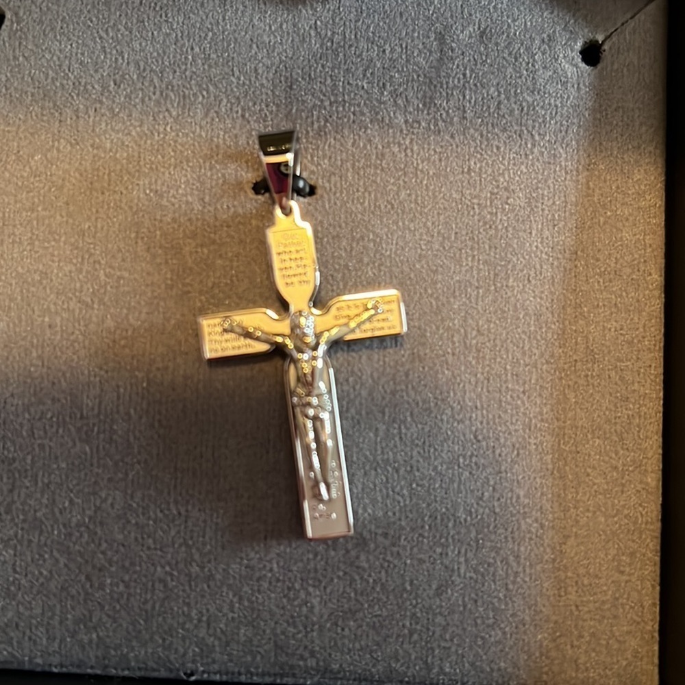 Steel nation crucifix. - Picture 2 of 4